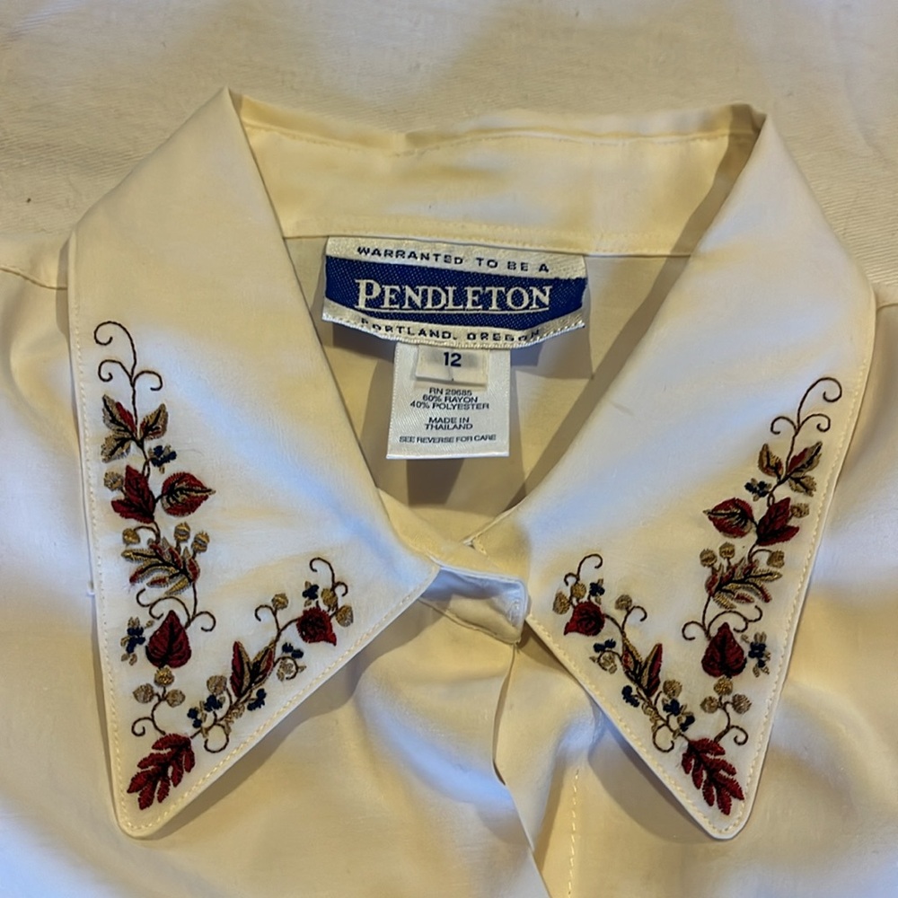 Pendleton Embroidered Collar Button up Top - Picture 2 of 4